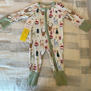 NWT Emerson & Friends Santa & Friends Christmas Bamboo Zippy Pajamas